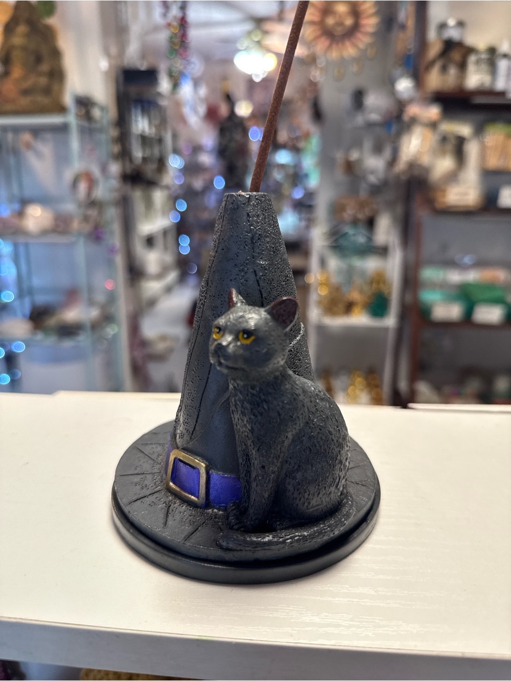 Black Cat Incense Holder with Witch Hat - Decorative Pet-Themed Home Accent